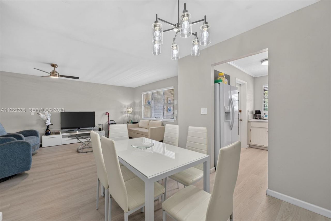 300 Layne Blvd, Unit 303, Hallandale Beach, FL 33009 Photo