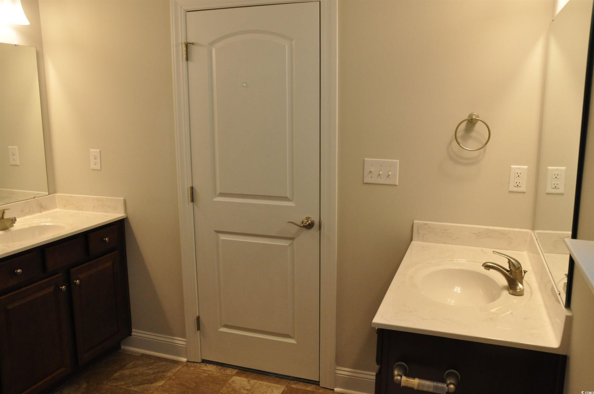 1305 Riverport Dr. Photo 22