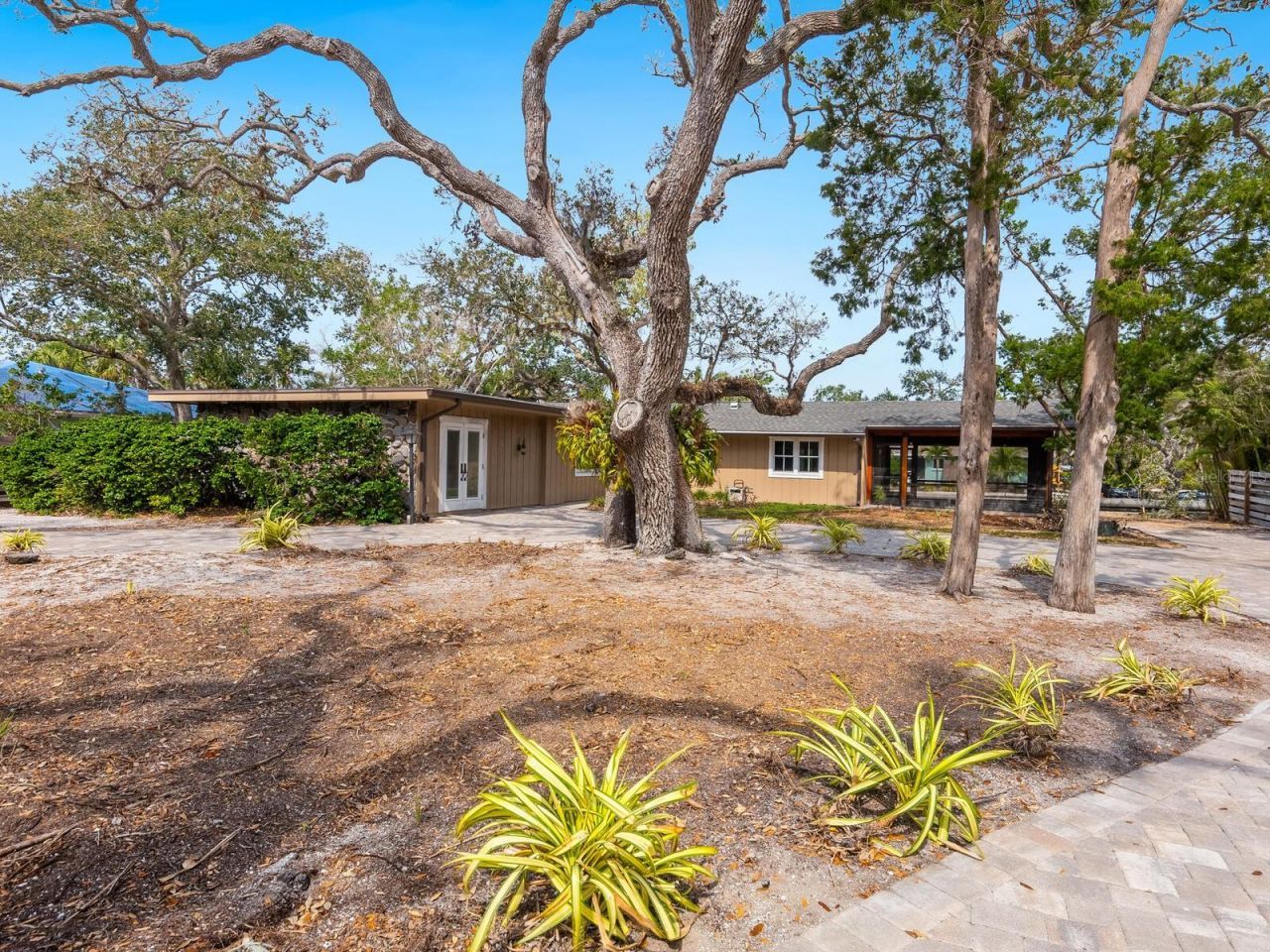 615 Buttonwood Drive, Longboat Key, FL 34228 Photo