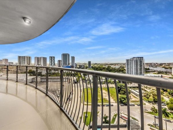 1750 N Bayshore Dr, Unit 2015, Miami, FL 33132