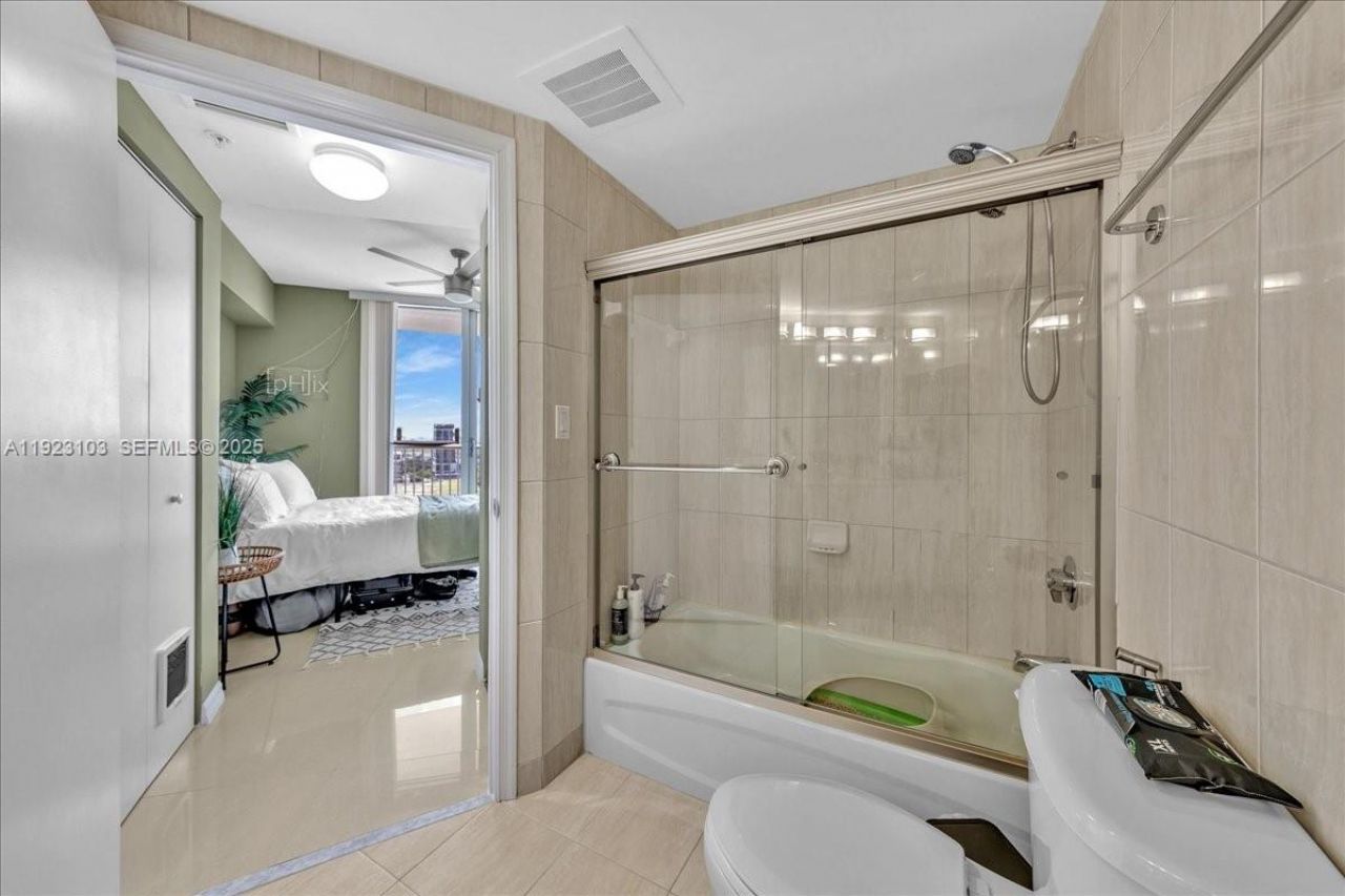 1750 N Bayshore Dr, Unit 2015, Miami, FL 33132 Photo