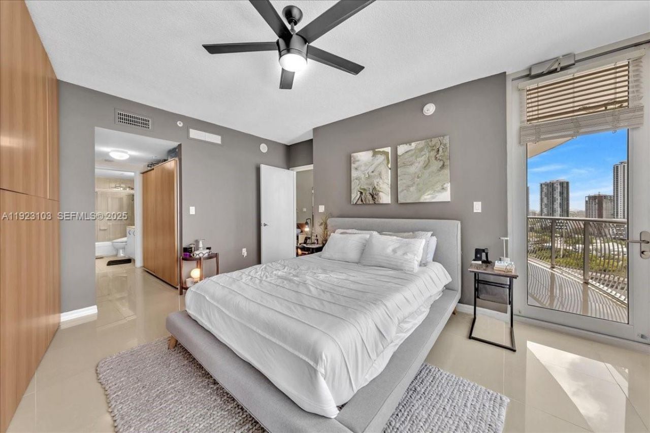 1750 N Bayshore Dr, Unit 2015, Miami, FL 33132 Photo