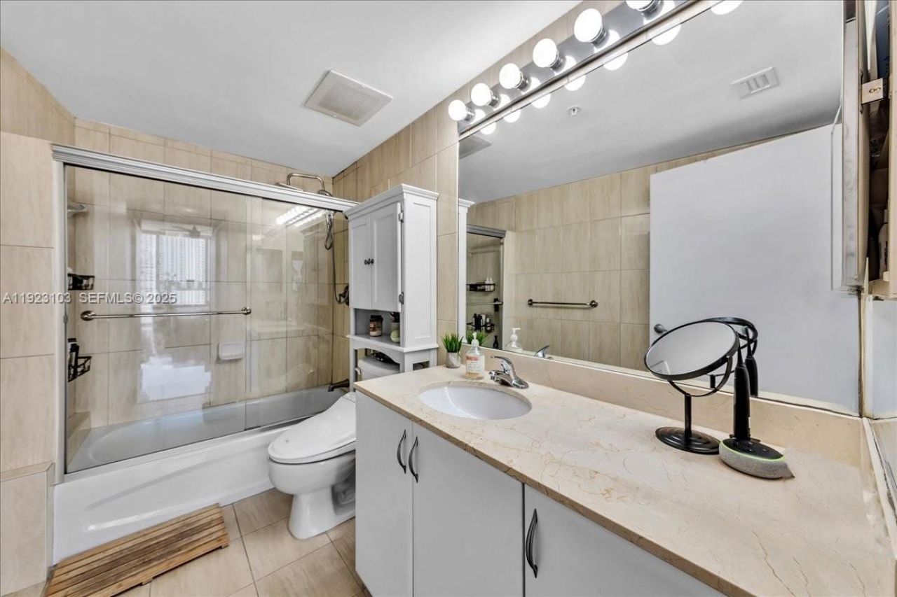 1750 N Bayshore Dr, Unit 2015, Miami, FL 33132 Photo