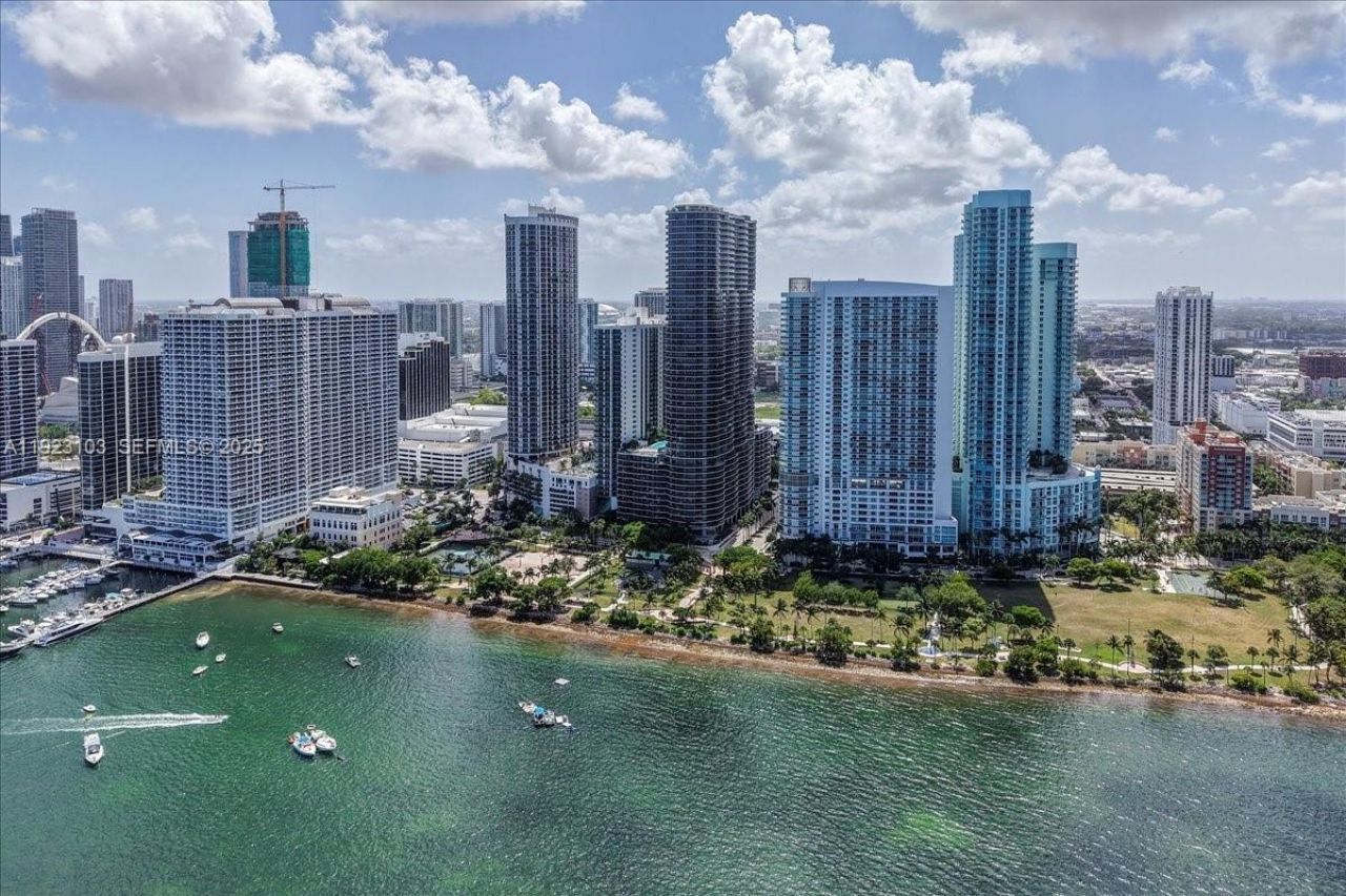 1750 N Bayshore Dr, Unit 2015, Miami, FL 33132 Photo