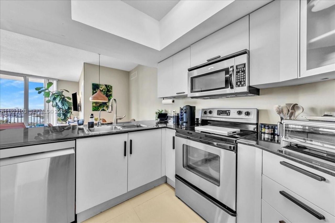 1750 N Bayshore Dr, Unit 2015, Miami, FL 33132 Photo