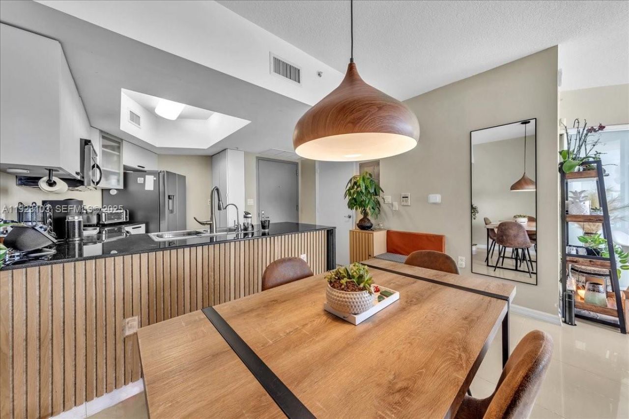 1750 N Bayshore Dr, Unit 2015, Miami, FL 33132 Photo