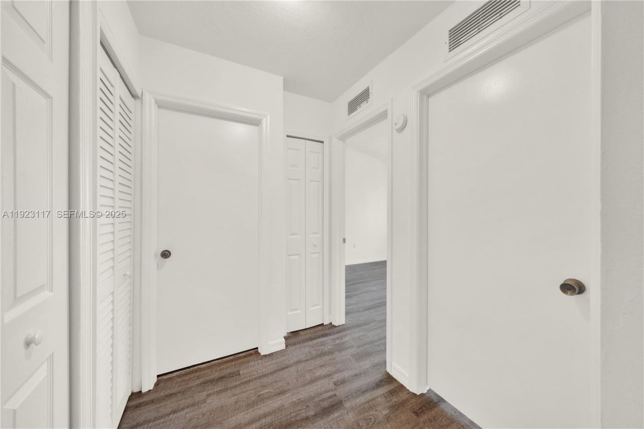 3385 NE 10th St, Unit 201, Homestead, FL 33033 Photo