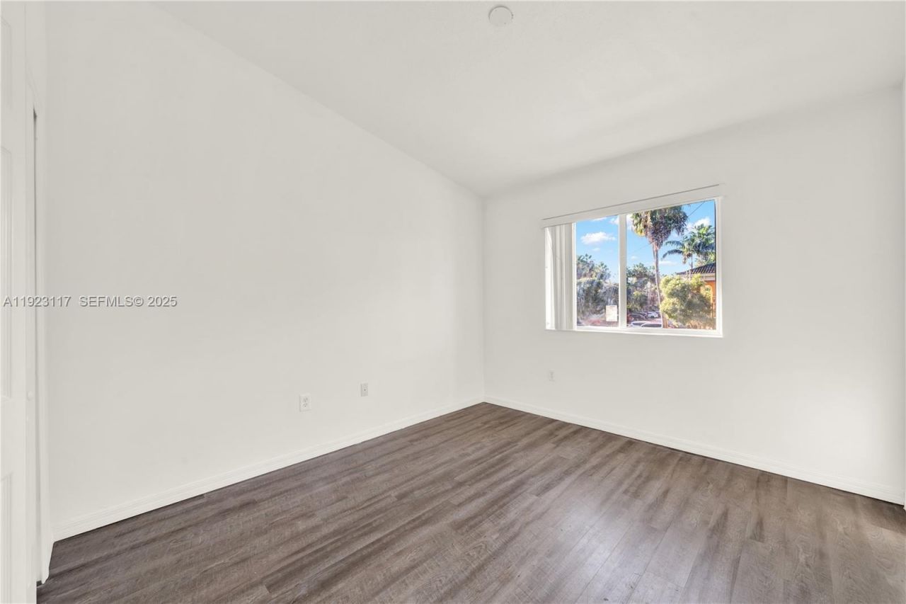 3385 NE 10th St, Unit 201, Homestead, FL 33033 Photo