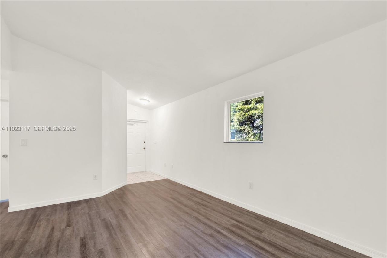 3385 NE 10th St, Unit 201, Homestead, FL 33033 Photo