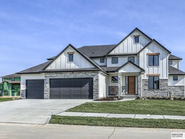 11012 S 222nd Street, Gretna, NE 68028