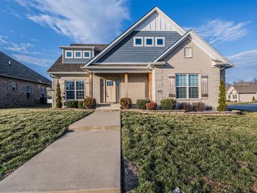 456 Adalynn Circle, Bowling Green, KY 42104