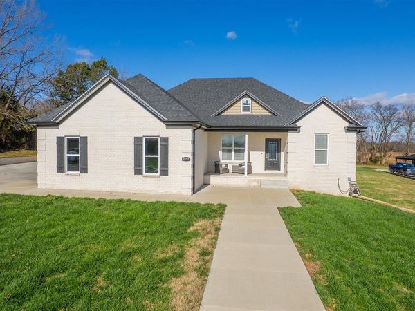 10132 Russellville Road, Rockfield, KY 42274