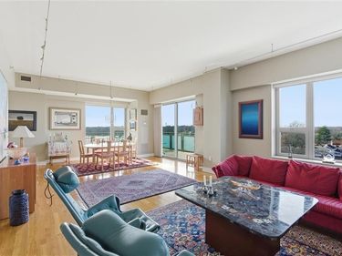 4950 Central Street, Unit 805, Kansas City, MO 64112