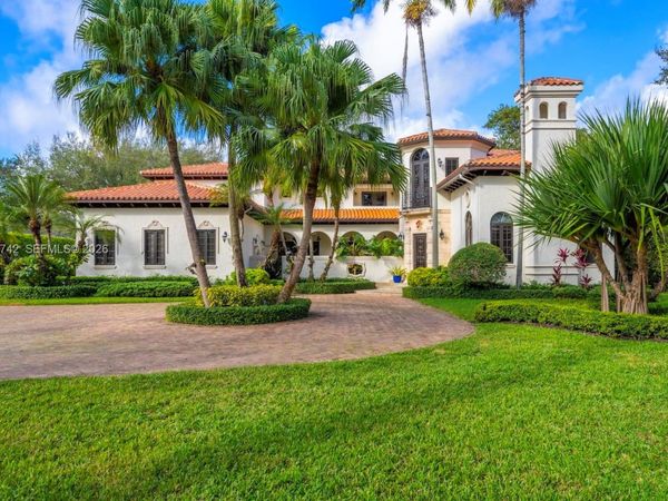 8800 SW 57 Ave, Pinecrest, FL 33156