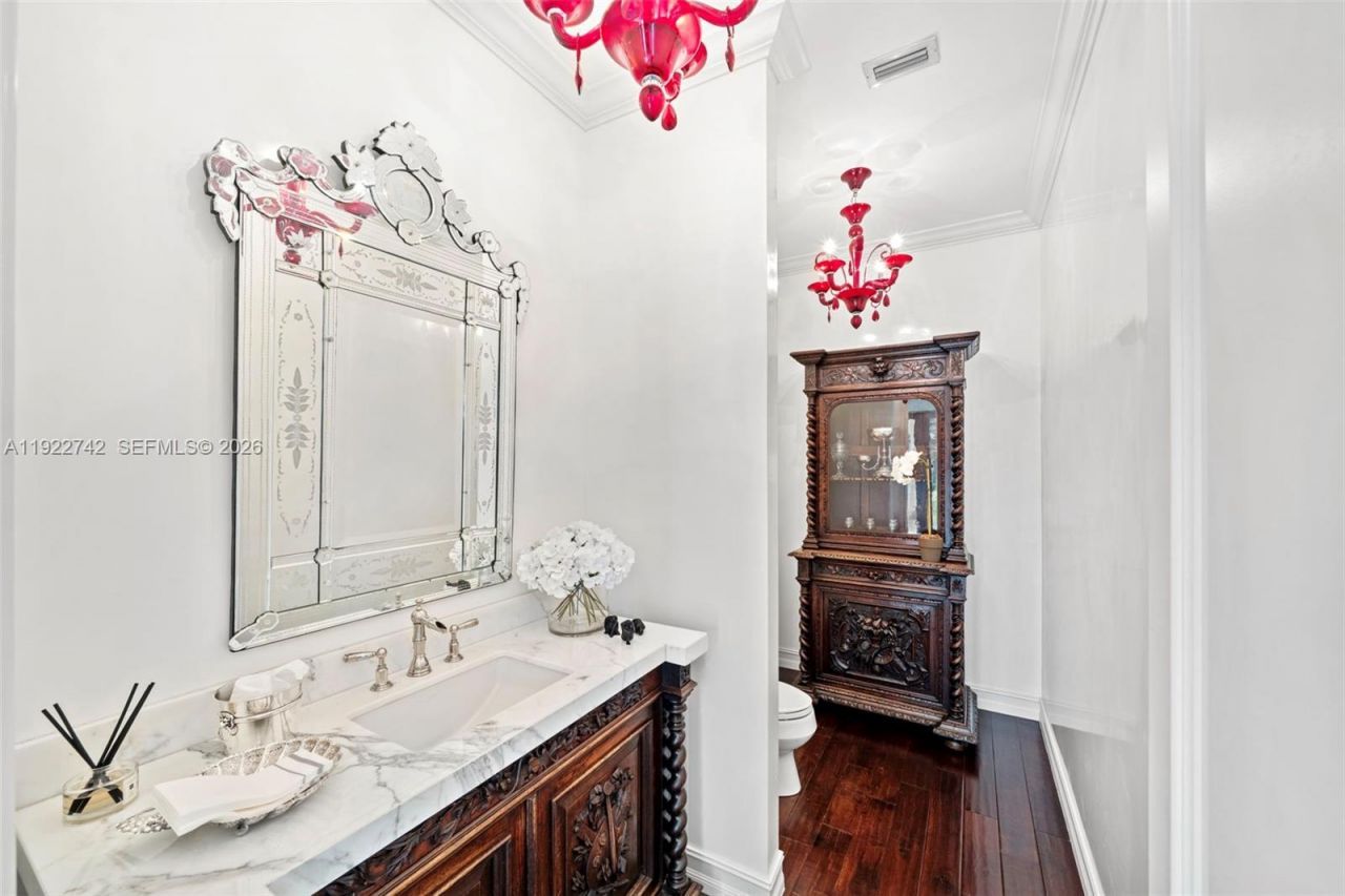 8800 SW 57 Ave, Pinecrest, FL 33156 Photo