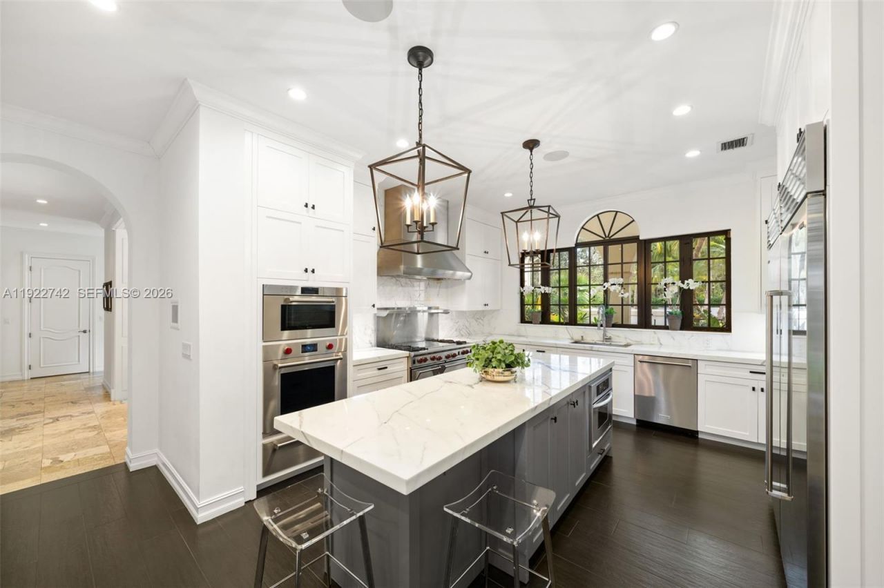 8800 SW 57 Ave, Pinecrest, FL 33156 Photo