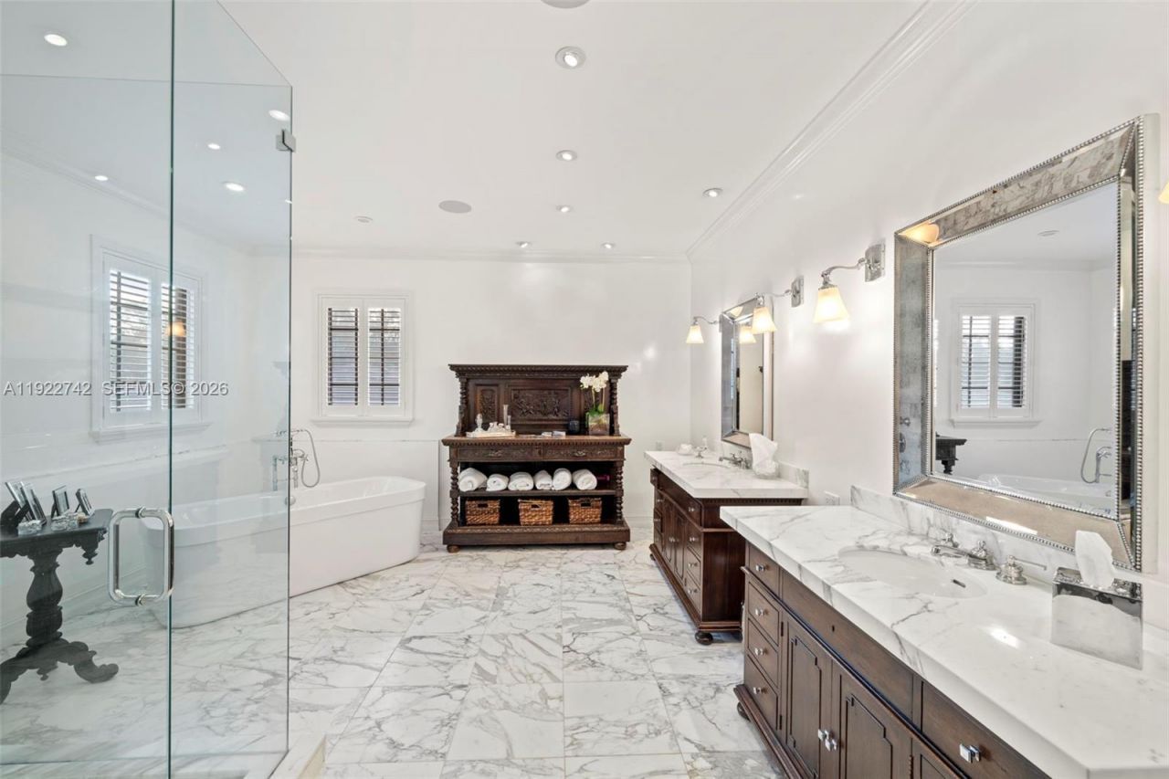 8800 SW 57 Ave, Pinecrest, FL 33156 Photo