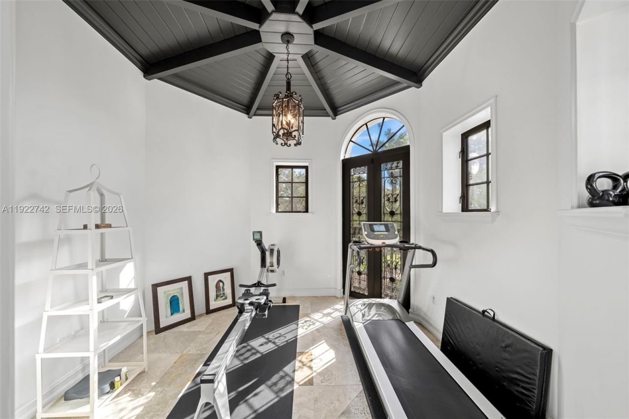 8800 SW 57 Ave, Pinecrest, FL 33156 Photo