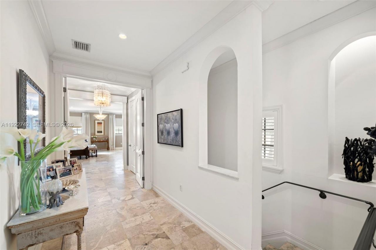 8800 SW 57 Ave, Pinecrest, FL 33156 Photo