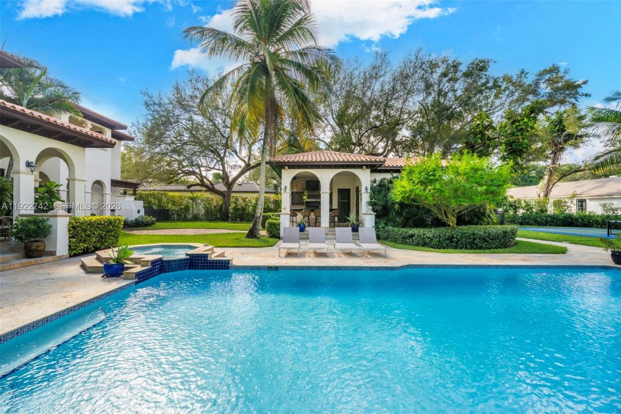 8800 SW 57 Ave, Pinecrest, FL 33156 Photo