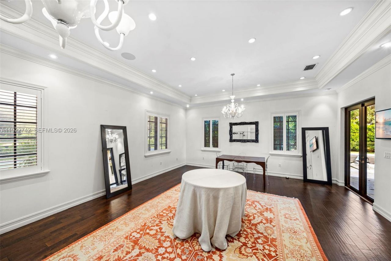 8800 SW 57 Ave, Pinecrest, FL 33156 Photo