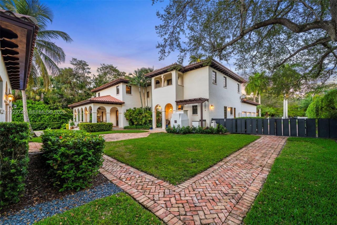 8800 SW 57 Ave, Pinecrest, FL 33156 Photo