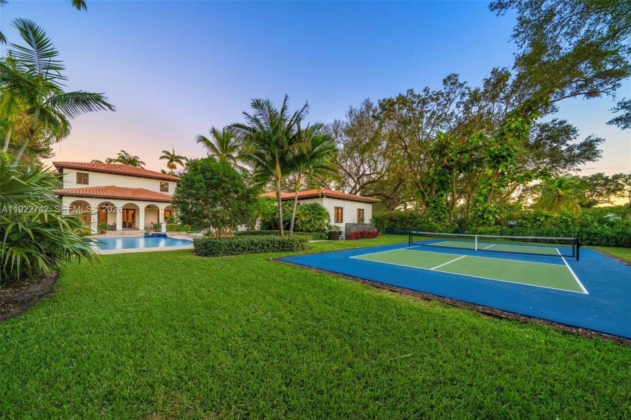 8800 SW 57 Ave, Pinecrest, FL 33156 Photo