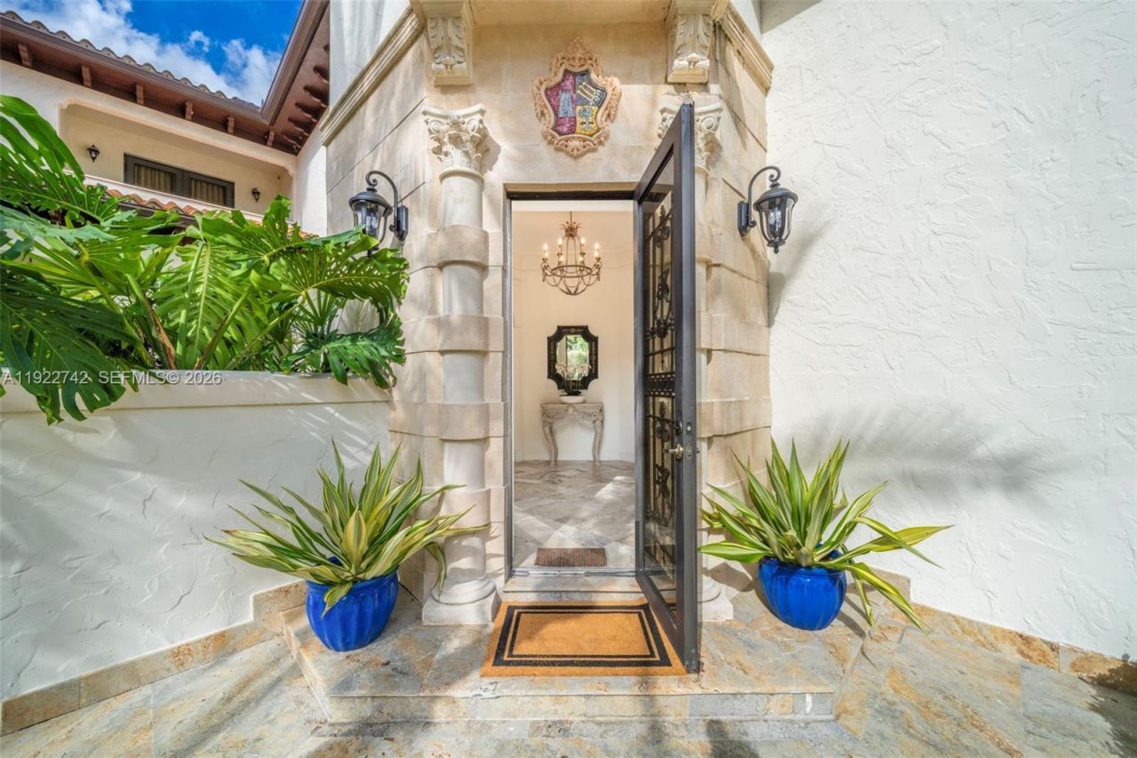 8800 SW 57 Ave, Pinecrest, FL 33156 Photo