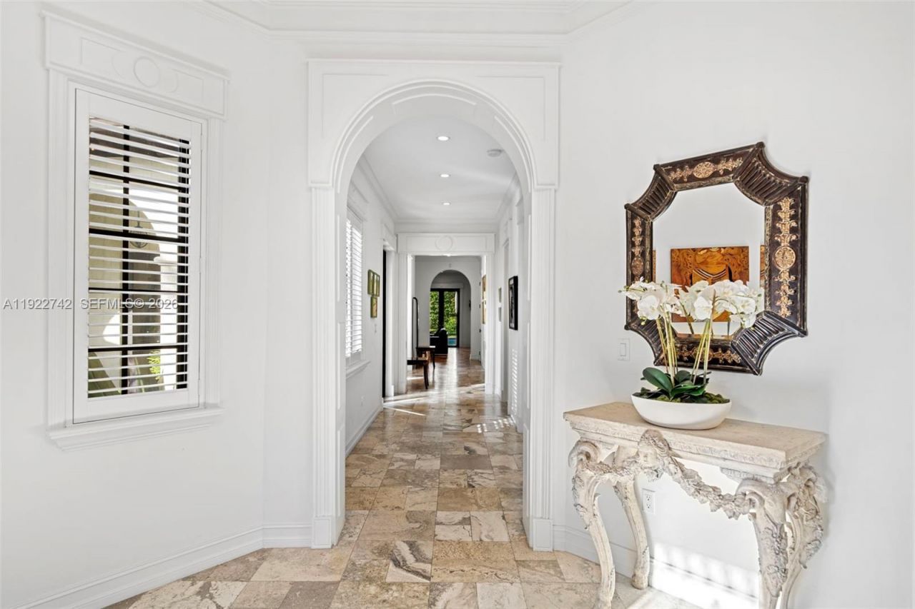 8800 SW 57 Ave, Pinecrest, FL 33156 Photo