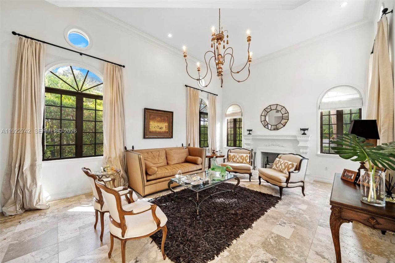 8800 SW 57 Ave, Pinecrest, FL 33156 Photo