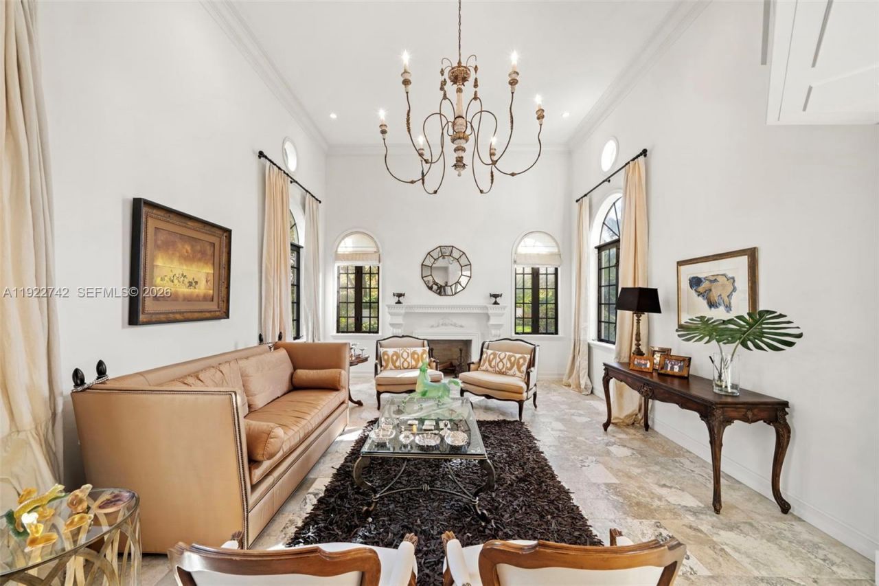 8800 SW 57 Ave, Pinecrest, FL 33156 Photo