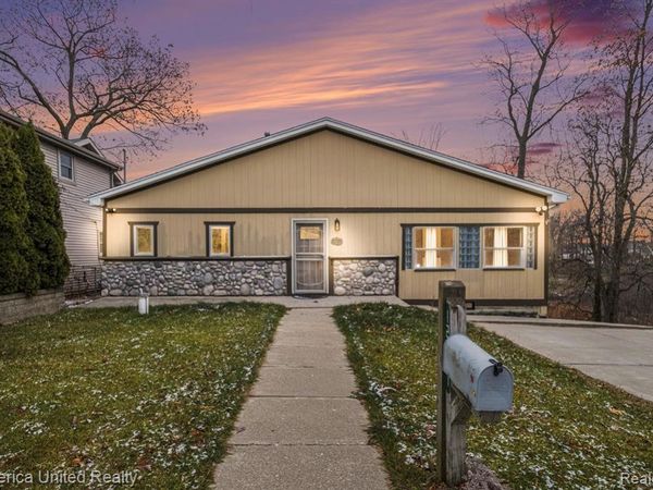 12237 Dalhart Drive, Fenton, MI 48430