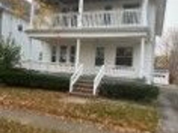 2076 Dowd Avenue, Lakewood, OH 44107