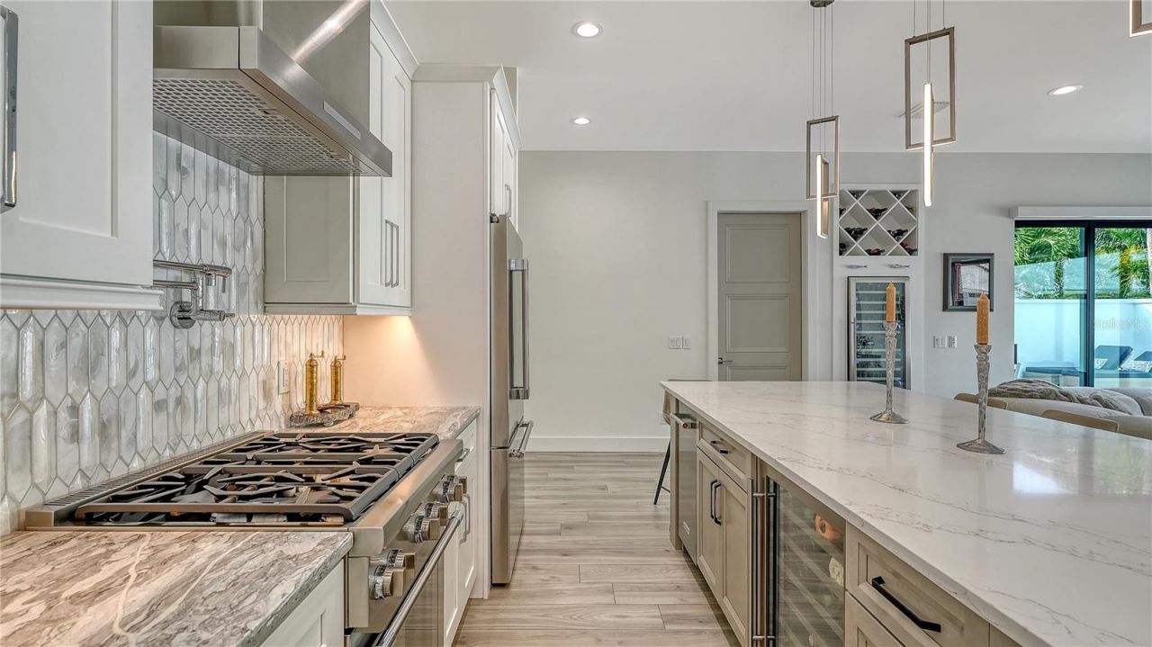 1659 Devonshire Lane, Sarasota, FL 34236 Photo