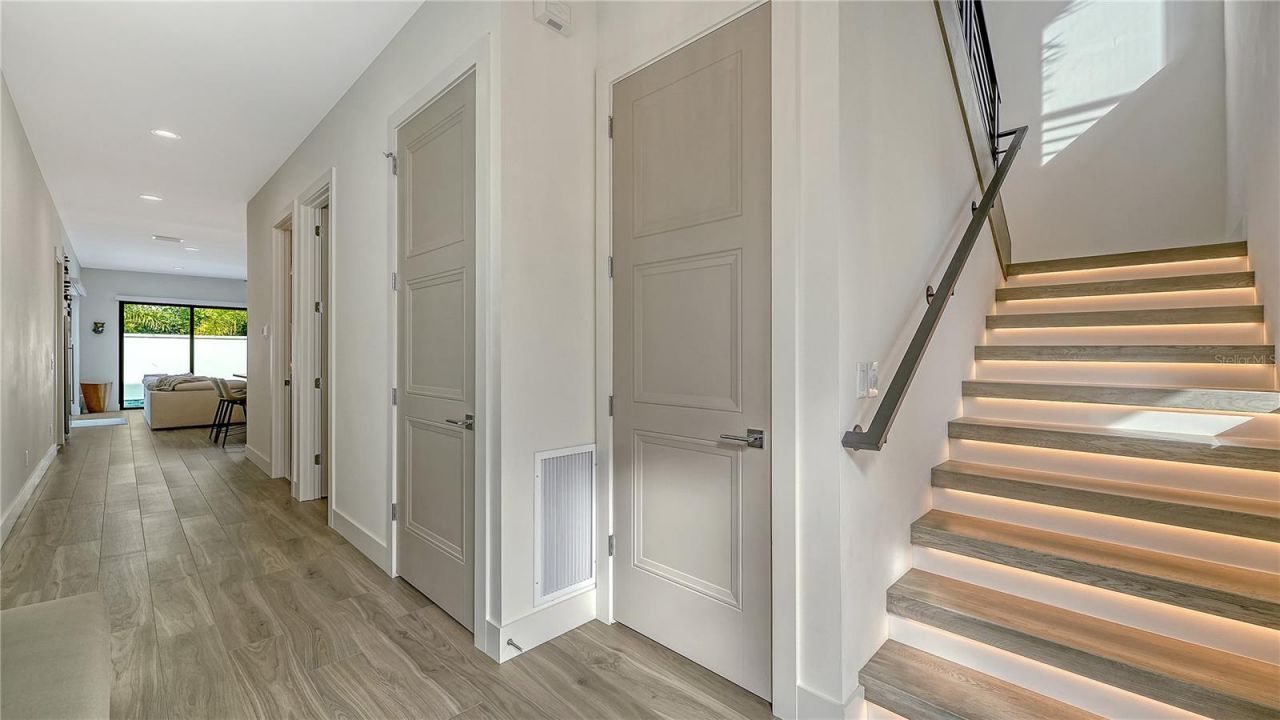 1659 Devonshire Lane, Sarasota, FL 34236 Photo
