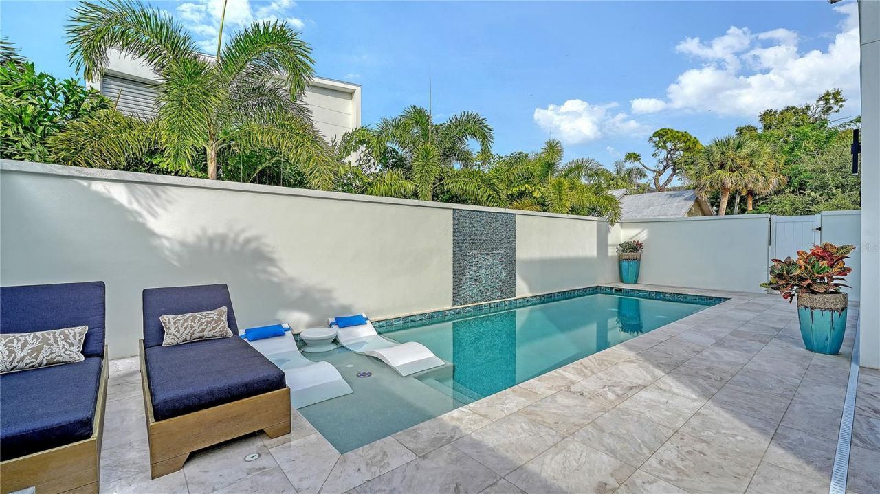 1659 Devonshire Lane, Sarasota, FL 34236 Photo