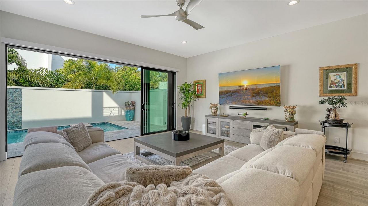 1659 Devonshire Lane, Sarasota, FL 34236 Photo