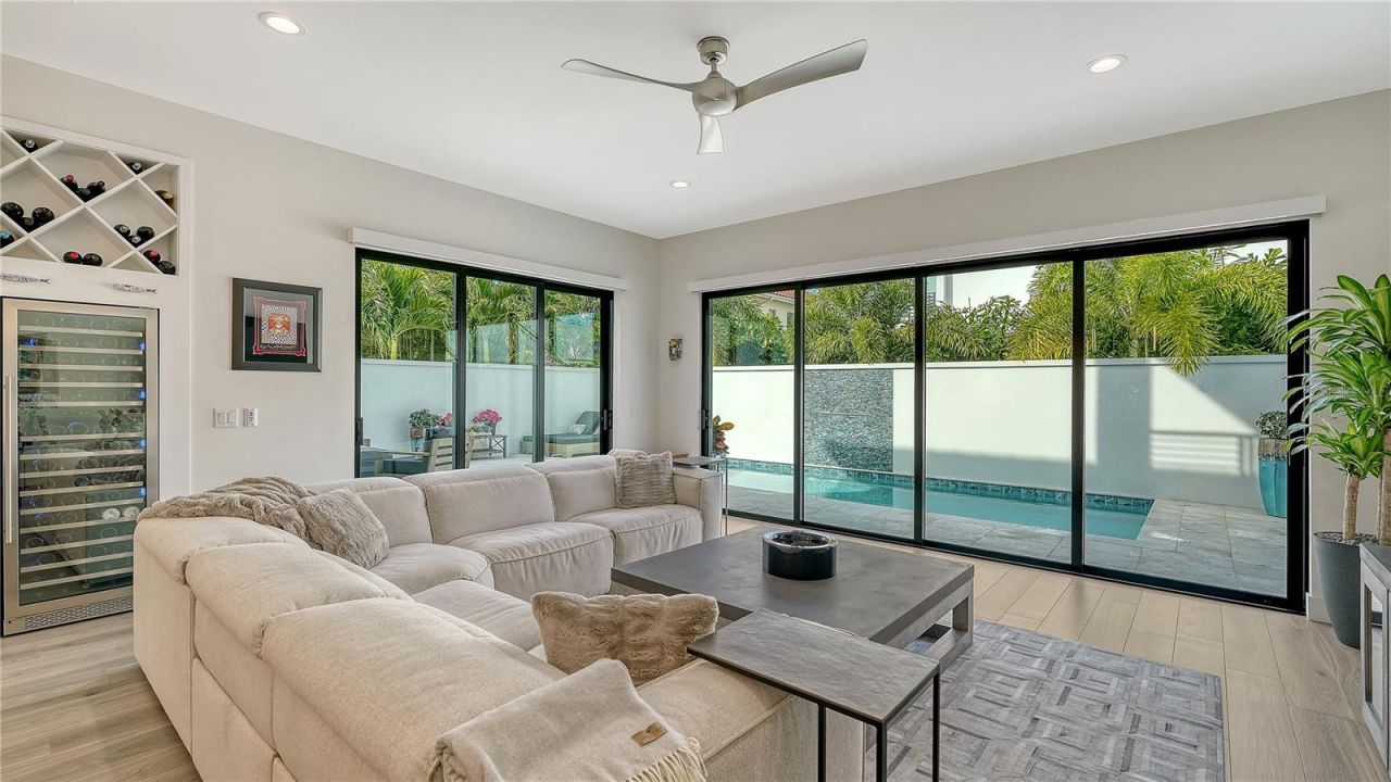 1659 Devonshire Lane, Sarasota, FL 34236 Photo