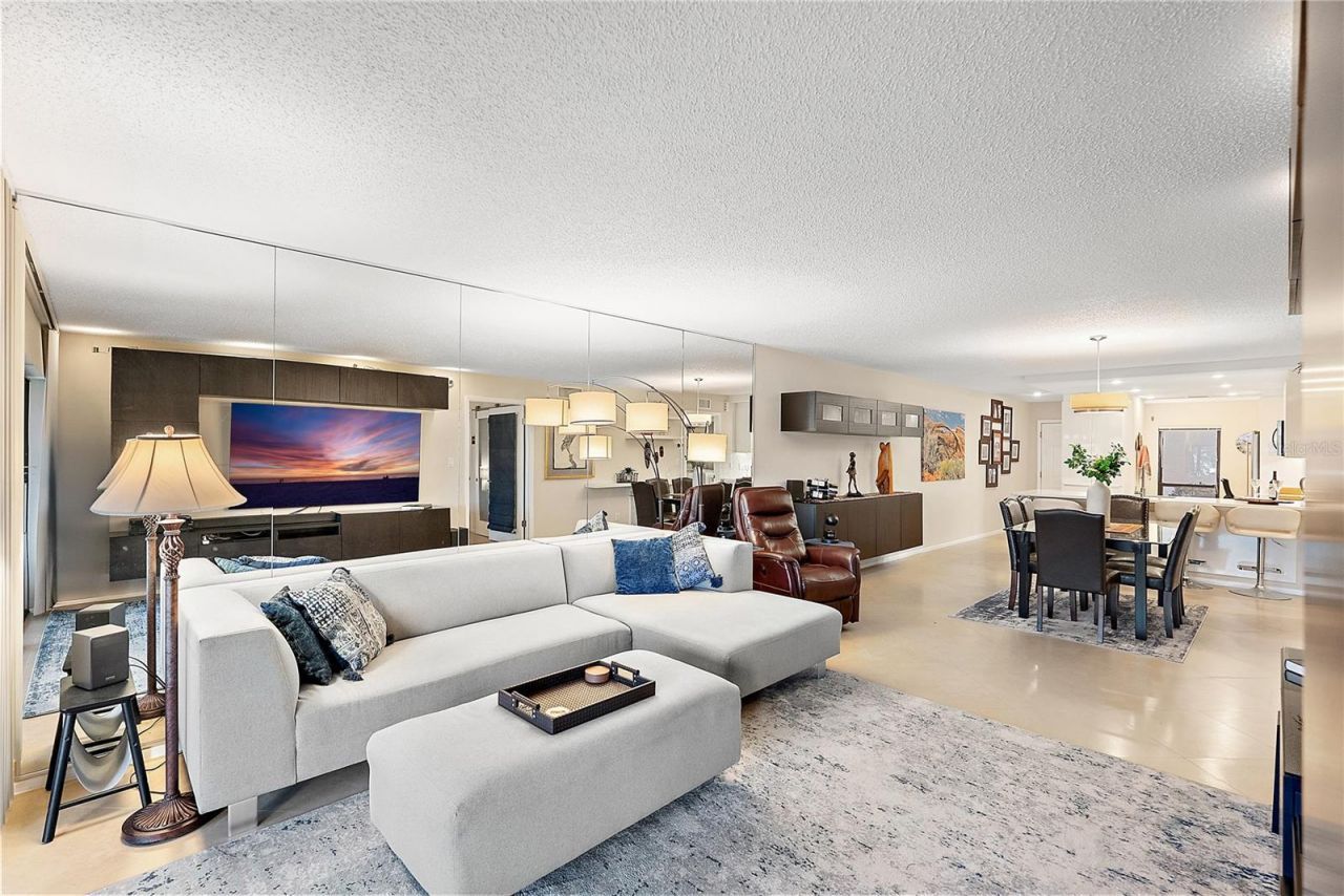 4780 Brittany Drive S, Unit 11, Saint Petersburg, FL 33715 Photo