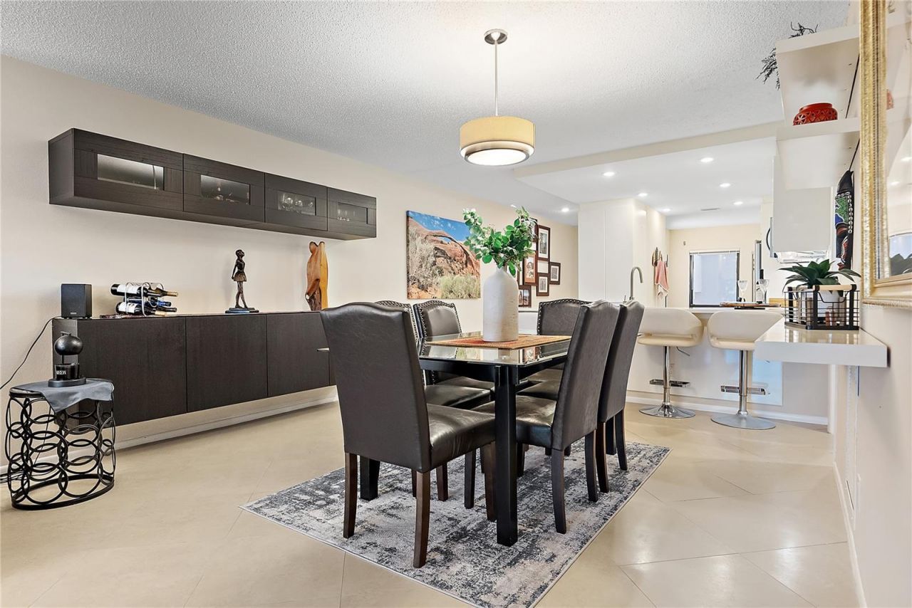 4780 Brittany Drive S, Unit 11, Saint Petersburg, FL 33715 Photo