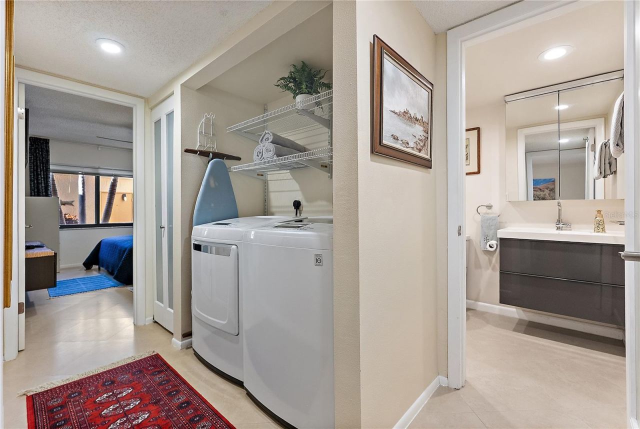 4780 Brittany Drive S, Unit 11, Saint Petersburg, FL 33715 Photo