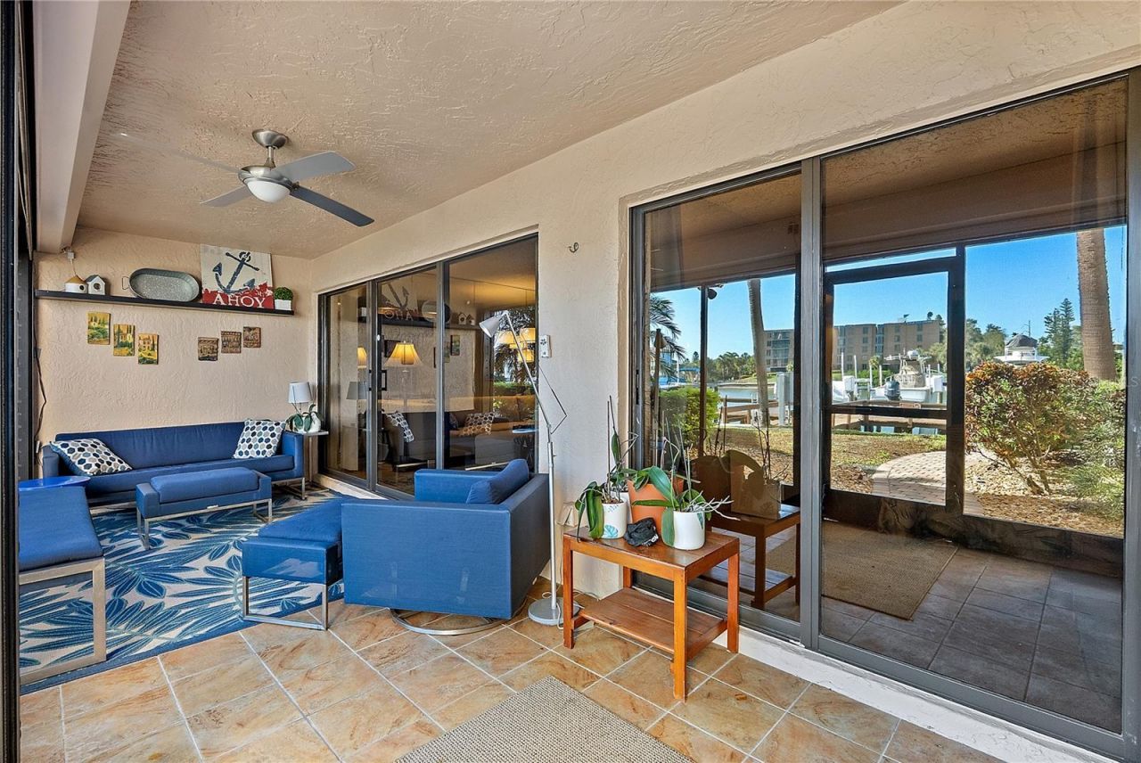 4780 Brittany Drive S, Unit 11, Saint Petersburg, FL 33715 Photo