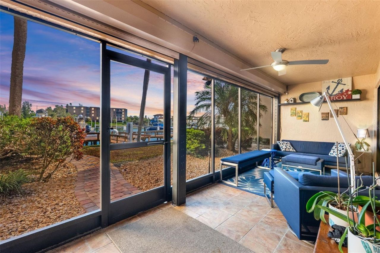 4780 Brittany Drive S, Unit 11, Saint Petersburg, FL 33715 Photo