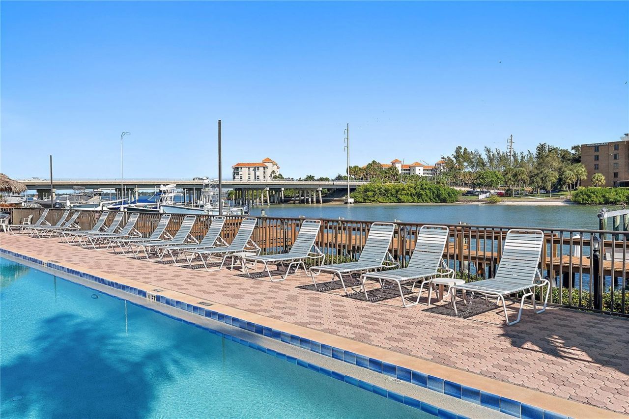 4780 Brittany Drive S, Unit 11, Saint Petersburg, FL 33715 Photo