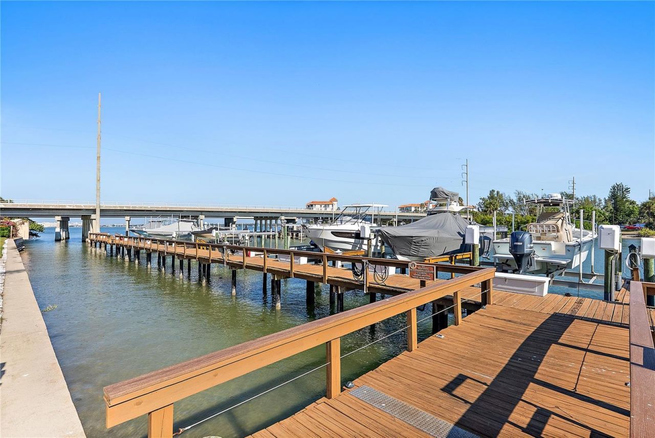 4780 Brittany Drive S, Unit 11, Saint Petersburg, FL 33715 Photo