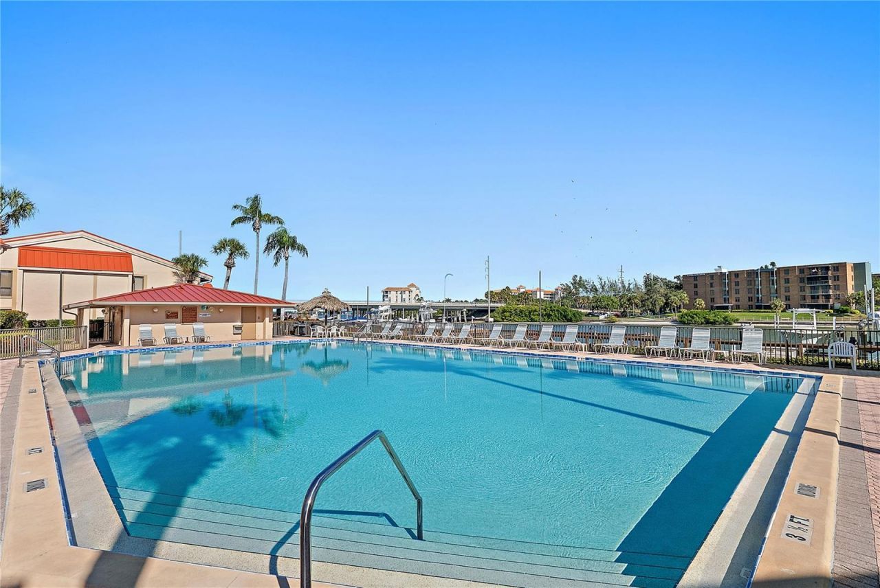 4780 Brittany Drive S, Unit 11, Saint Petersburg, FL 33715 Photo