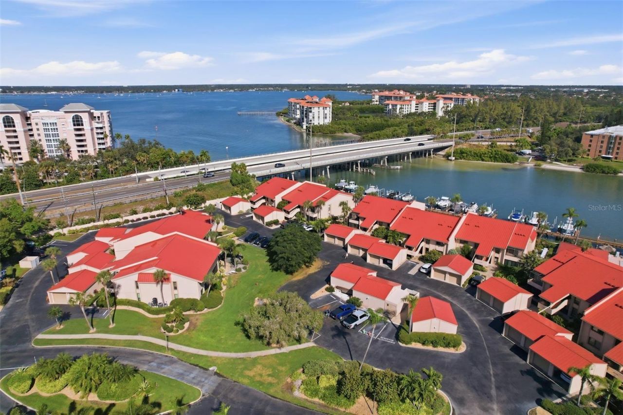 4780 Brittany Drive S, Unit 11, Saint Petersburg, FL 33715 Photo