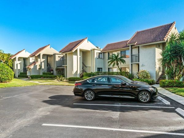 5589 Fairway Park Drive, Unit 202, Boynton Beach, FL 33437