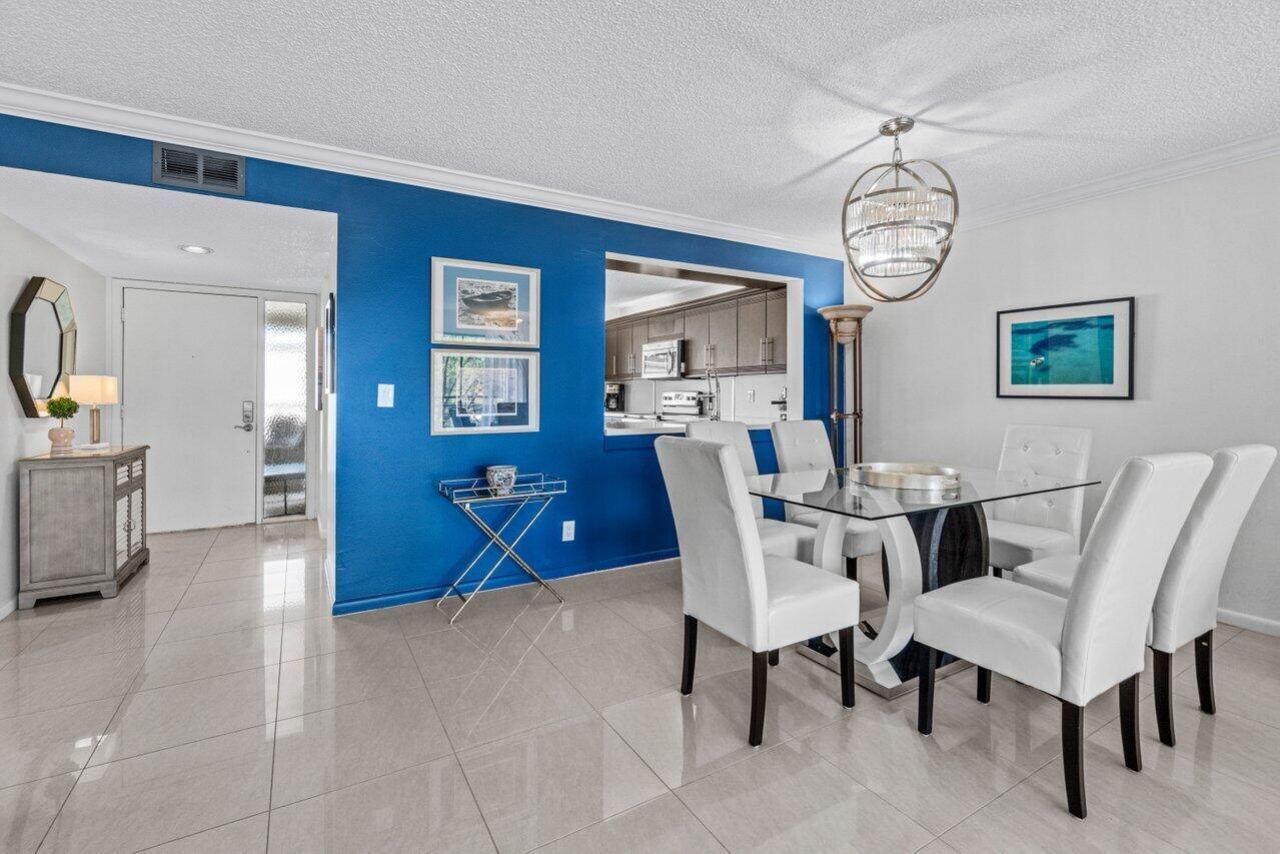 5589 Fairway Park Drive, Unit 202, Boynton Beach, FL 33437 Photo