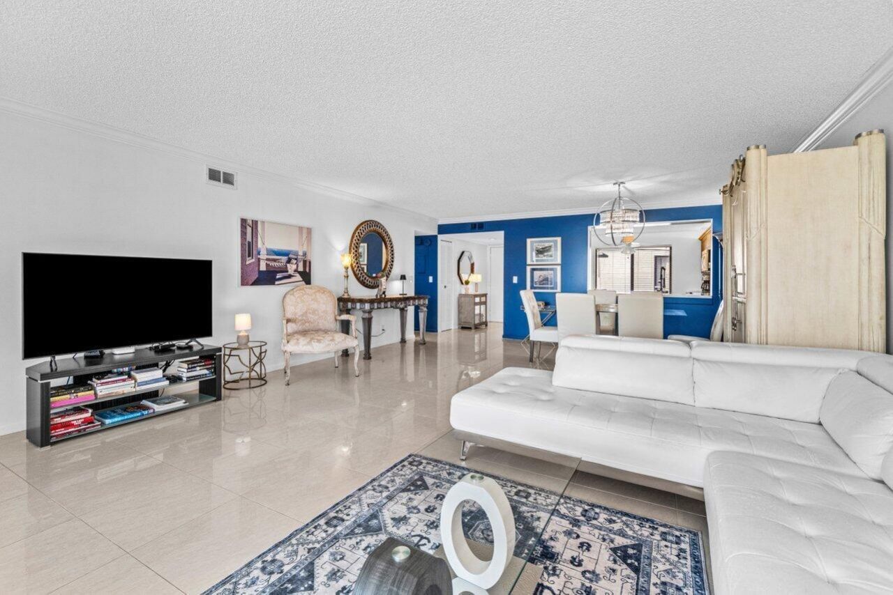 5589 Fairway Park Drive, Unit 202, Boynton Beach, FL 33437 Photo